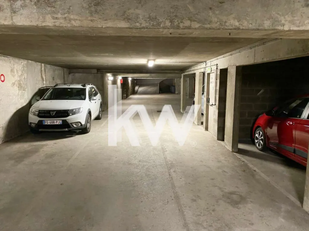 Garage - 2 Places de Parking en Sous-sol à Montrouge
