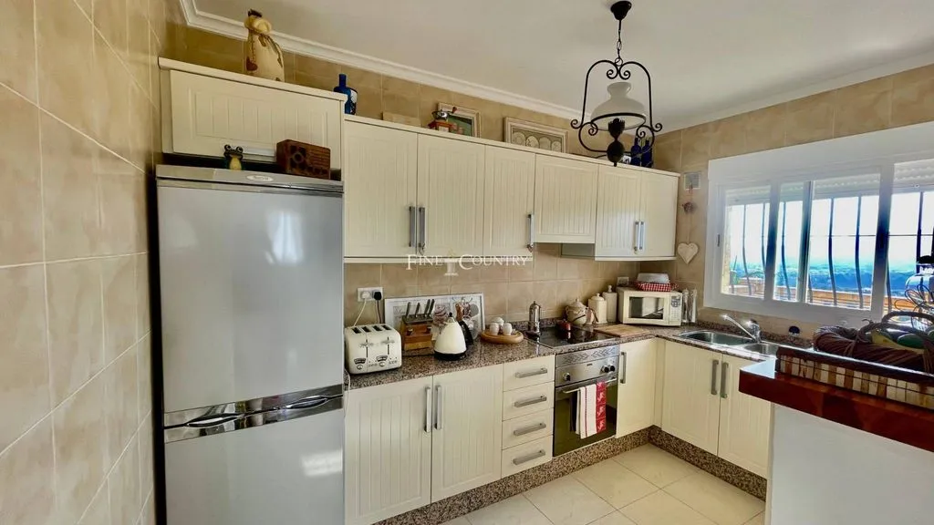 Cuisine - Luxury Villa with Pool in Jalon Valley, Valencia