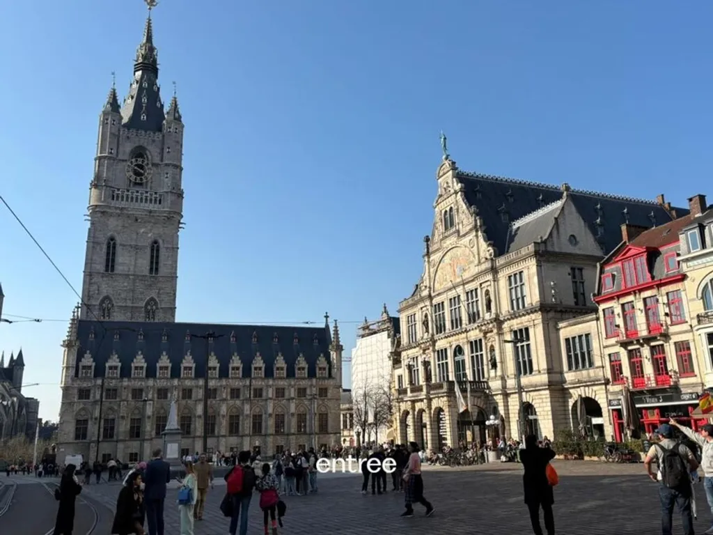 Bright Apartment with Panoramic View in Ghent