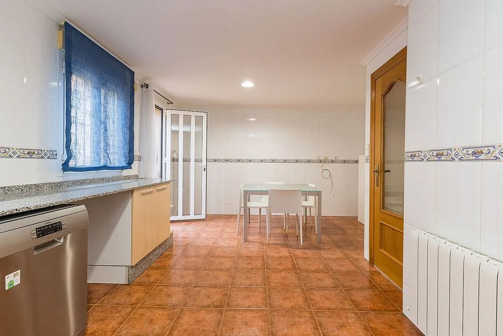 Cuisine - Terraced Semi-Detached House in Picanya