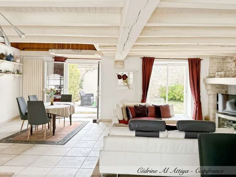 Séjour - Propriété de Caractère avec Piscine à Saint-Xandre