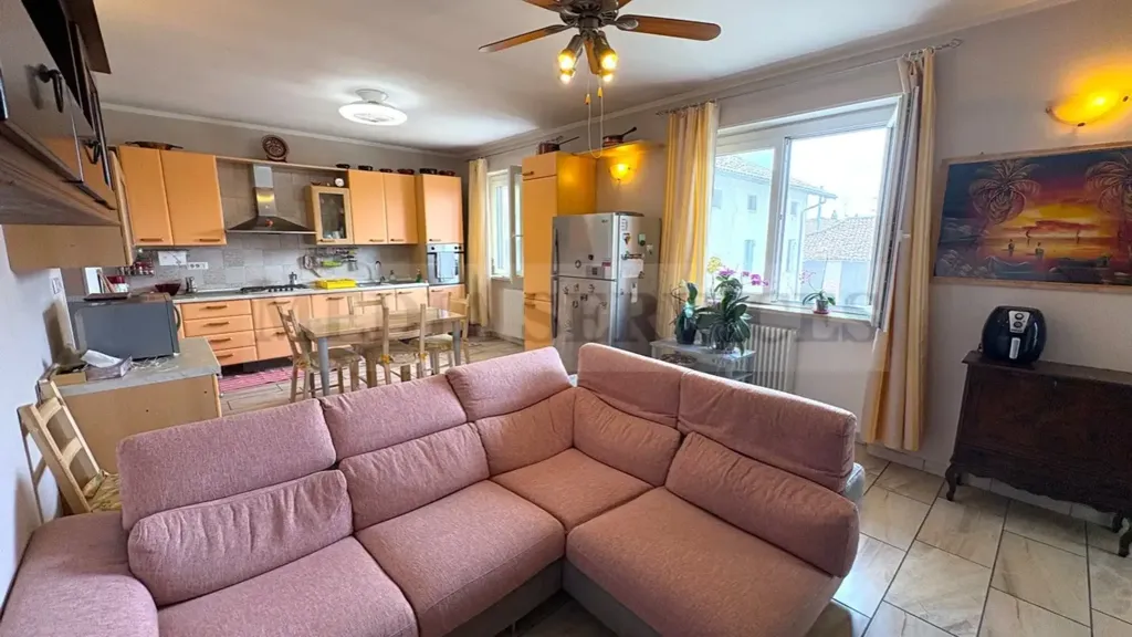 Séjour - Independent House with Dual Use in Mede