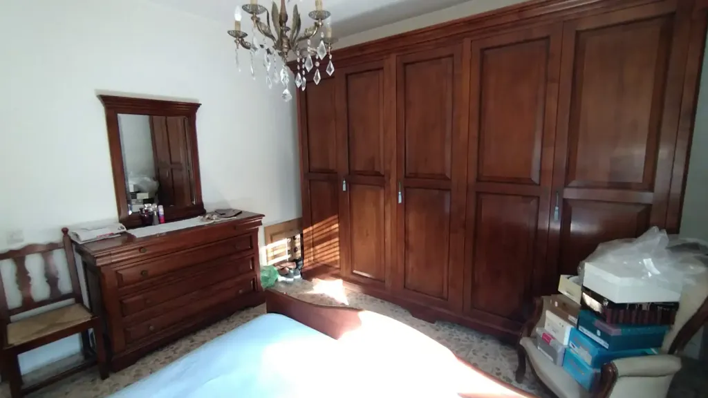 Chambres - 2-Bedroom Apartment with Balcony in Guastalla