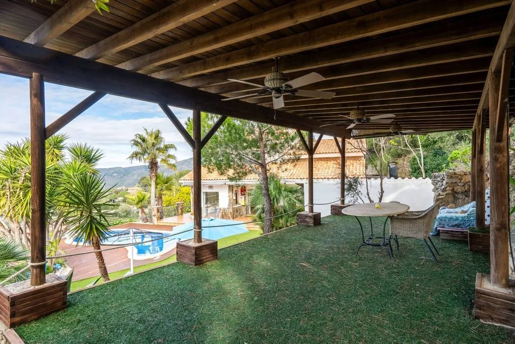 Terrass - Detached House with Pool in Plana Novella