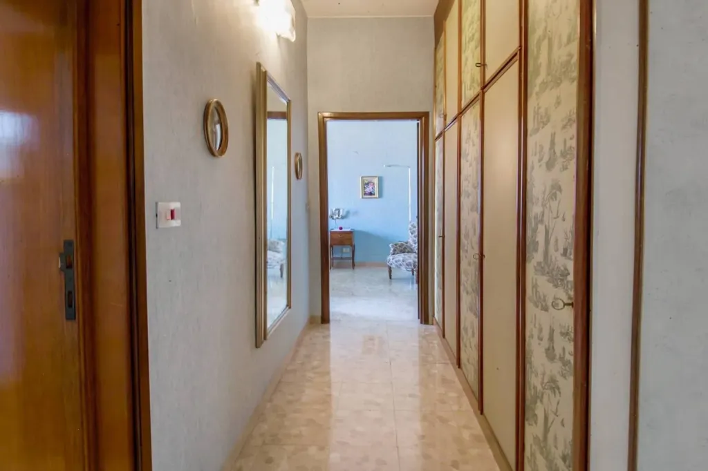 Esik - Luxury Apartment with Garden Views in Milan