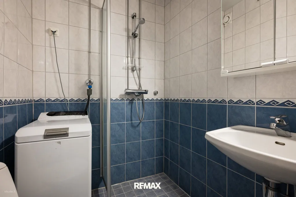 Salles de bain - Bright Apartment with Balcony in Central Lahti