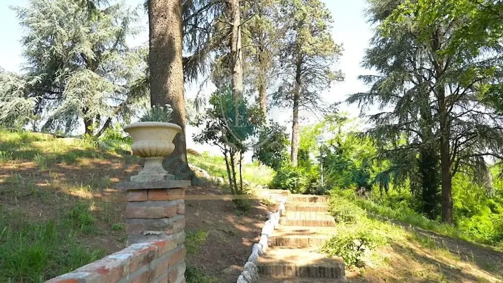 Giardino - Historic Villa with Vineyard View in San Colombano