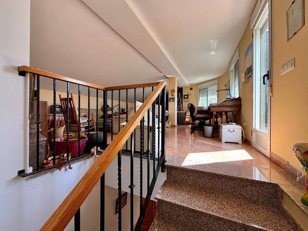 Pièces - Luxury Detached House with Garden in Daimús
