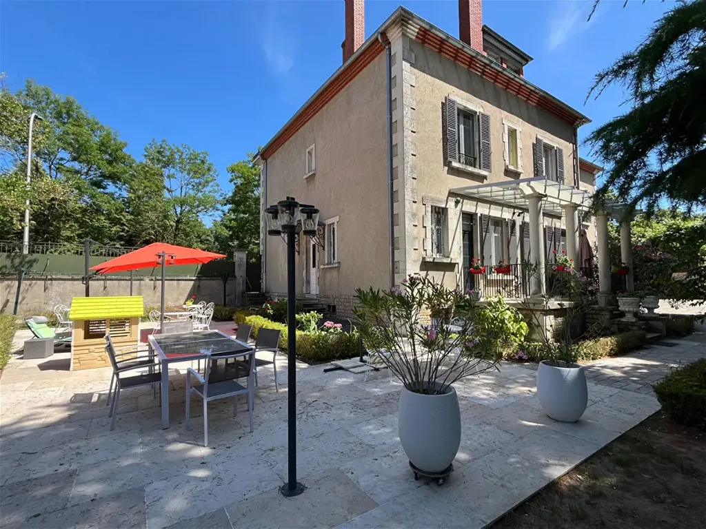 Maison 14 pièces à Nevers