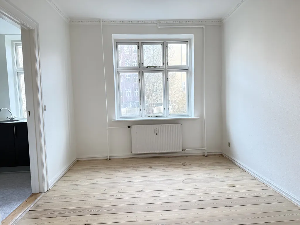 Pièces - Charming 2-Bedroom in Central Location