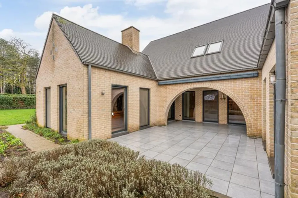 Esterno - Architectural U-Form Villa with Garden in Geel