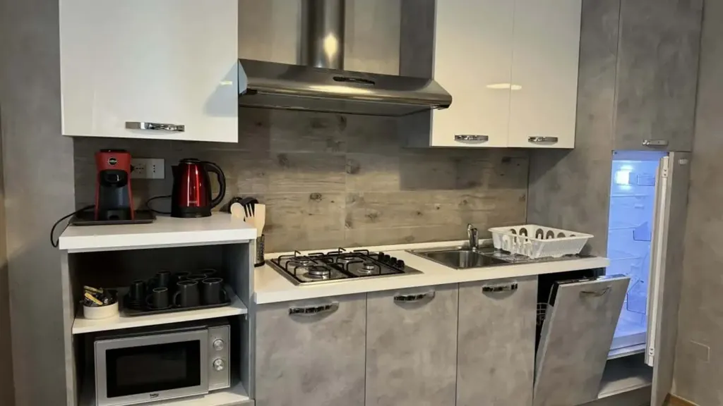 Kitchen - 1-Bedroom Apartment with Private Parking in Basiglio