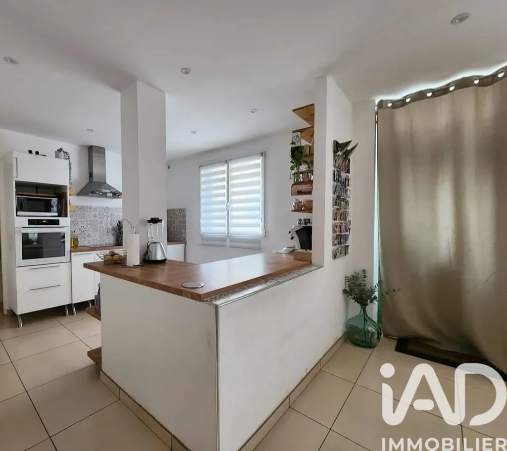 Cuisine - Maison de Caractère avec Piscine à Adissan