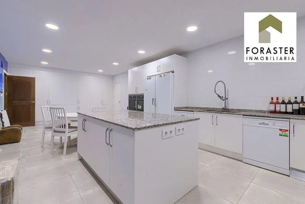 Cuisine - Chalet with Pool and Terrace in Loiu