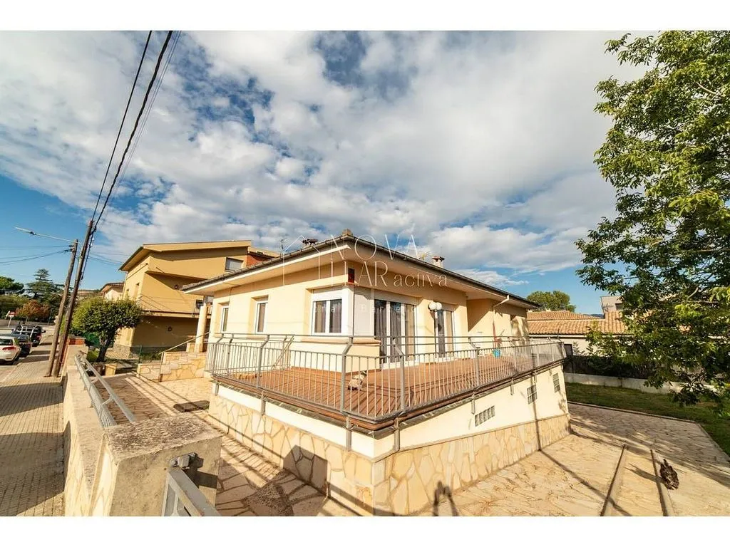 Extérieur - Chalet with Terrace and Garage in Tona