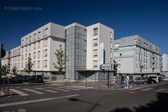 Extérieur - Studio Meublé en Résidence Étudiante à Bron