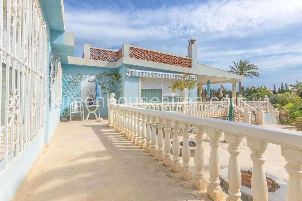Terrace - Luxury Villa with Pool in L'Alfàs del Pi