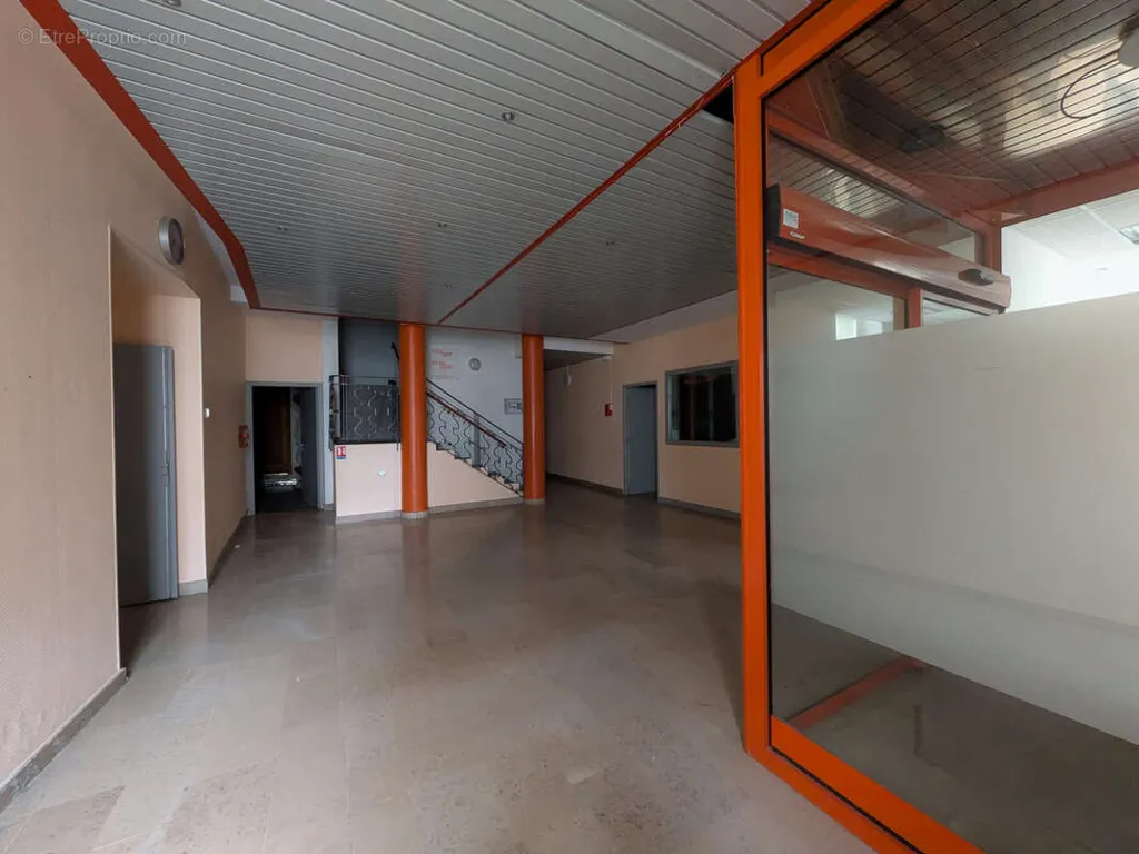 hallway_entrance