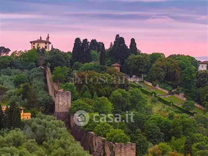 Rustic Villa with Garden in Florence