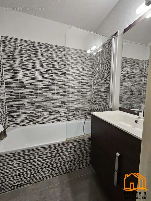 Salles de bain - Appartement T3 avec Terrasse et Piscine à Mimizan Plage