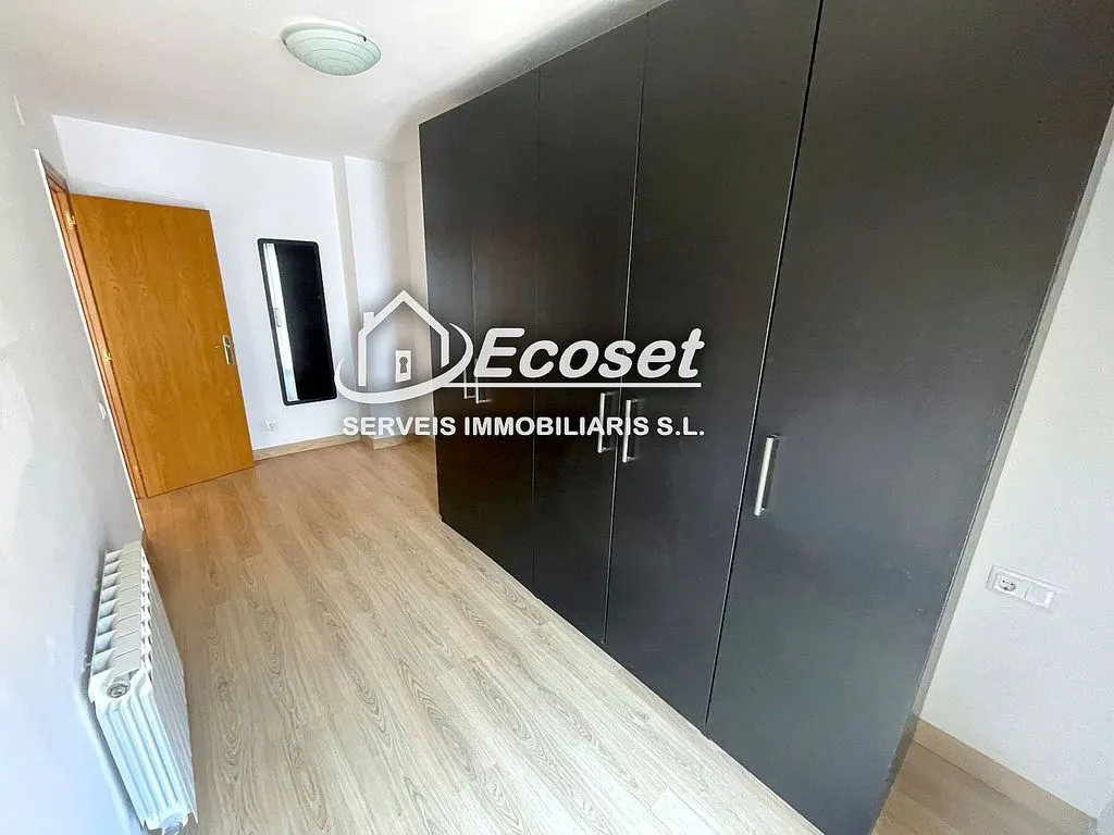 Stanze - Triplex with Central Heating in Vallirana Centre