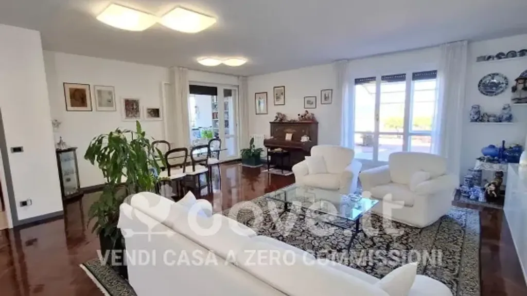 Elutuba - Spacious Apartment with Panoramic View in Pesaro