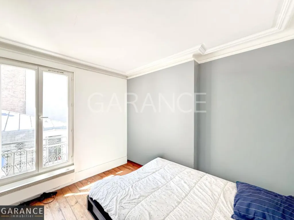 Bedrooms - Charming 3-Piece Paris Flat, Top Floor
