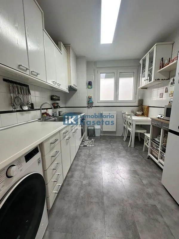 Köök - Apartment with Terrace in Deusto, Bilbao