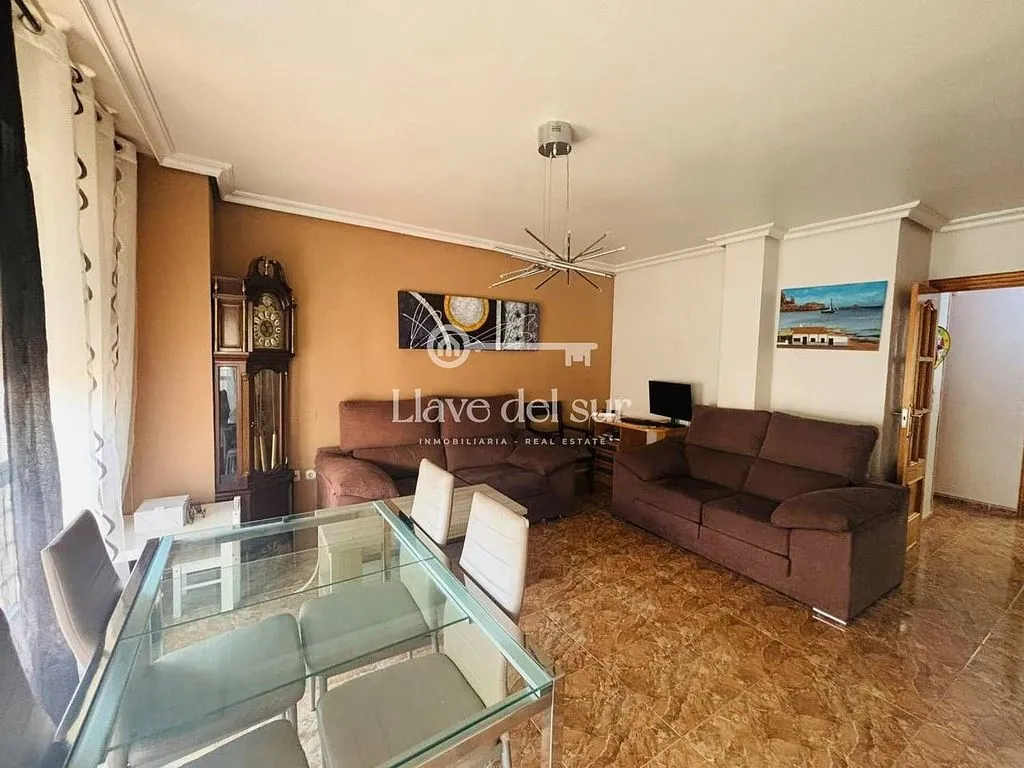 Salle à manger - Apartment with Balcony in Águilas