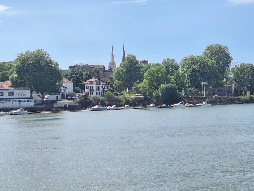 Duplex Apartment with Adour View in Bayonne