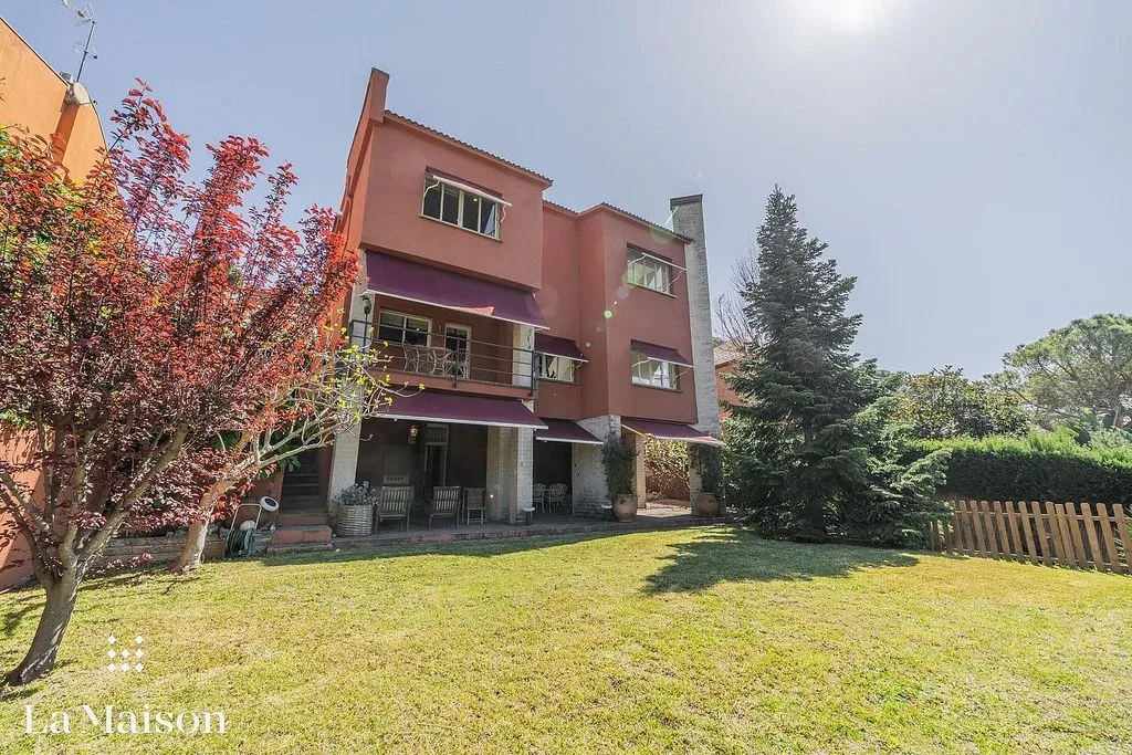 Garden - Luxury House with Pool in Arenys de Munt