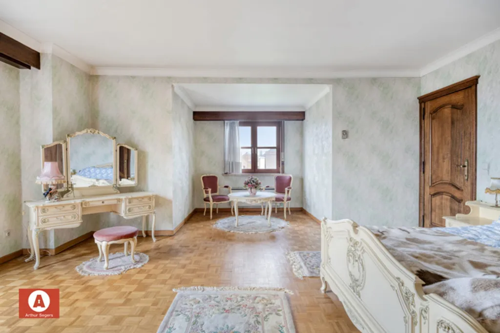 Magamistoad - Spacious Villa with South-East View in Opstal
