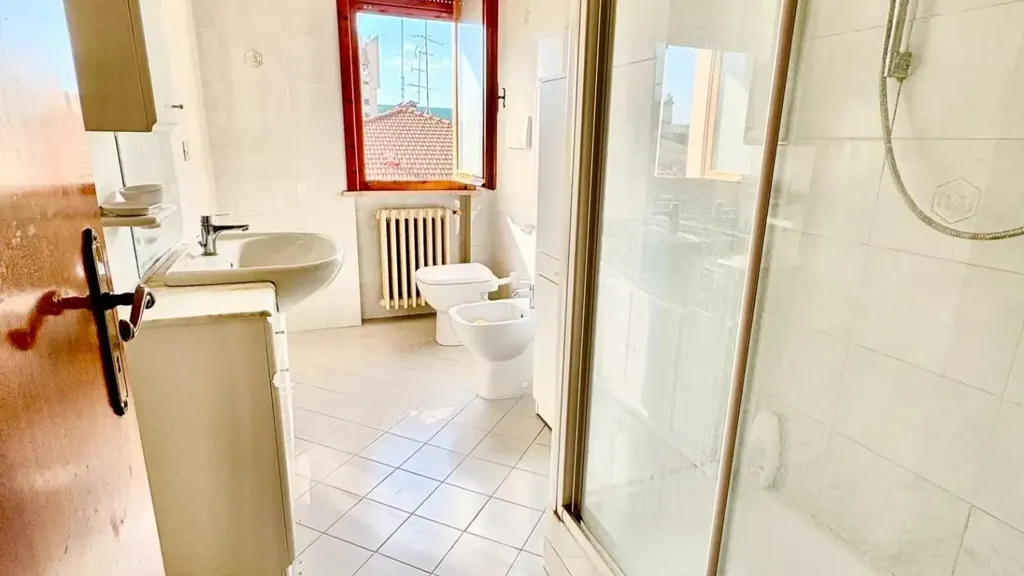 Salles de bain - Spacious 4-Room Apartment in Castelfiorentino