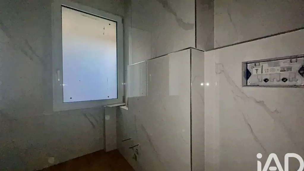 Salles de bain - Modern Triplex with Balcony in Florence