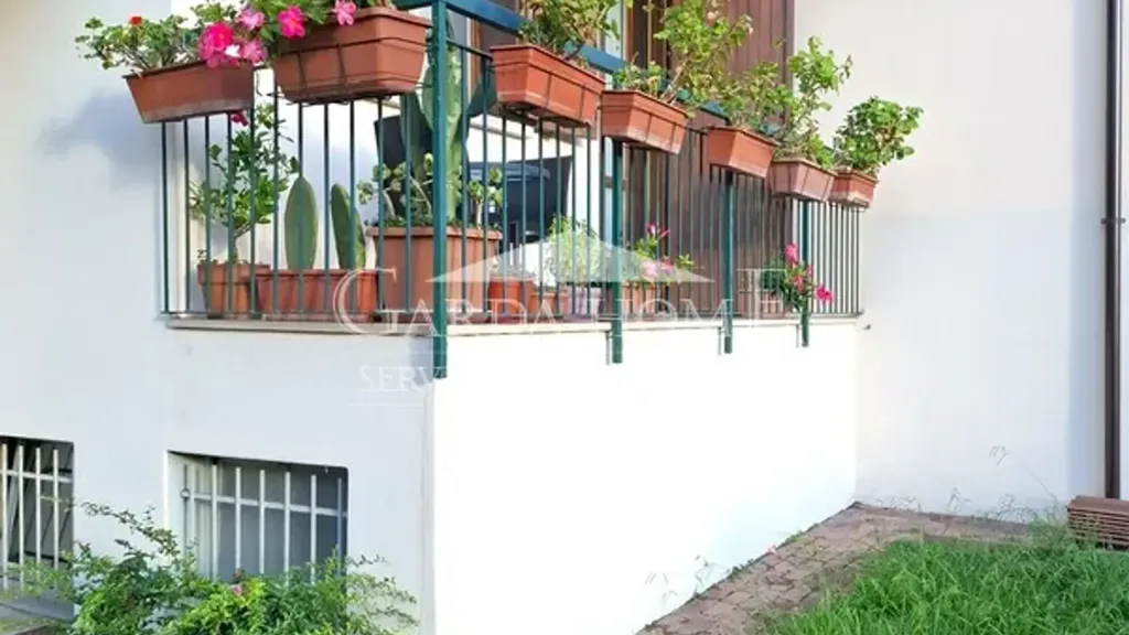 Rõdu - Bright Trilocale with Balcony in Lonato