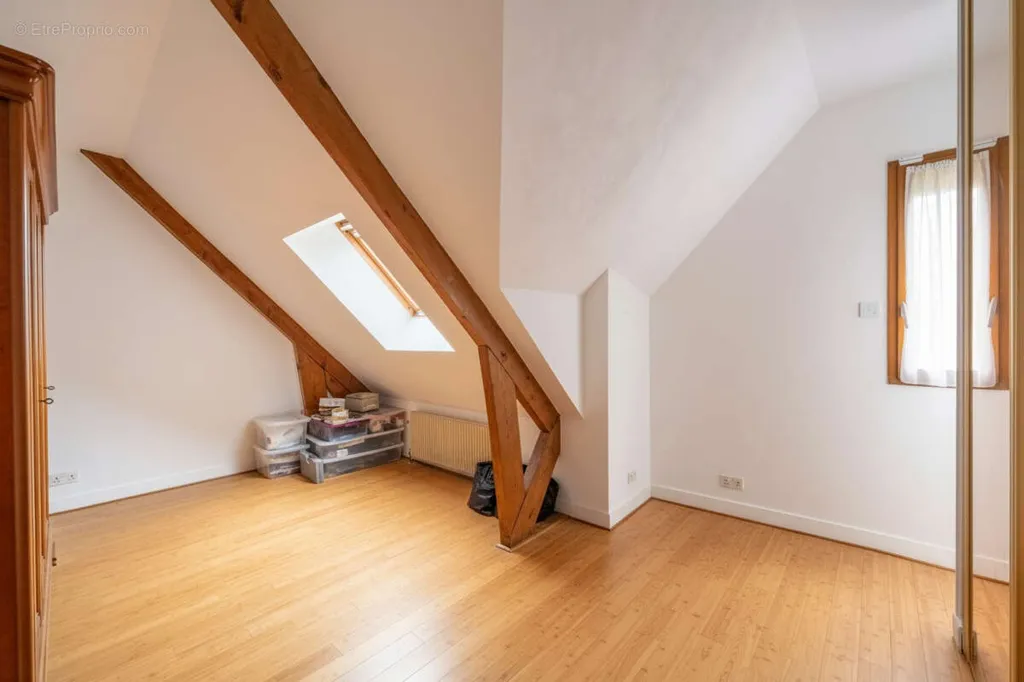 Pièces - Maison Familiale avec Jardin près de Conflans-Sainte-Honorine