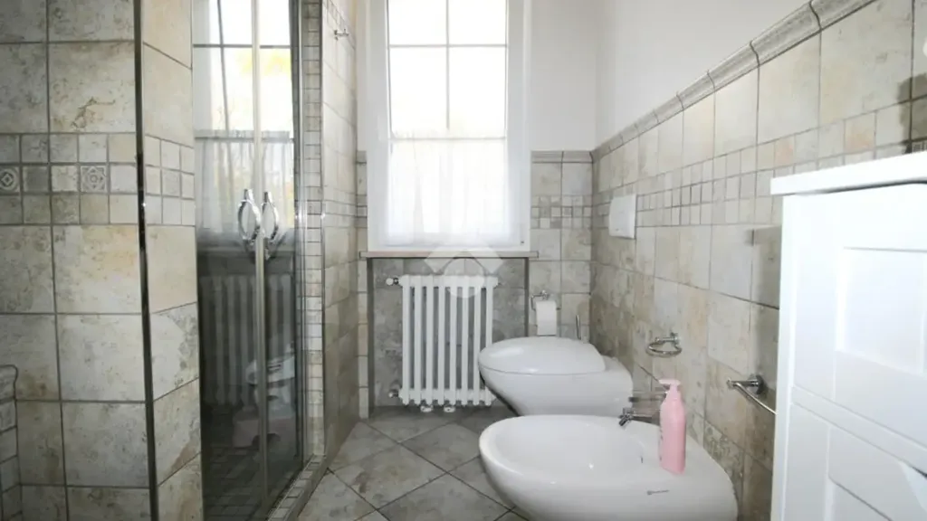 Bathrooms - Rustic Villa with Garden in Cesena