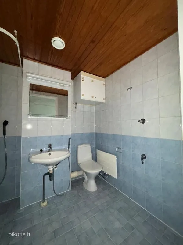 Salles de bain - Apartment with Balcony in Kiltakallio, Espoo