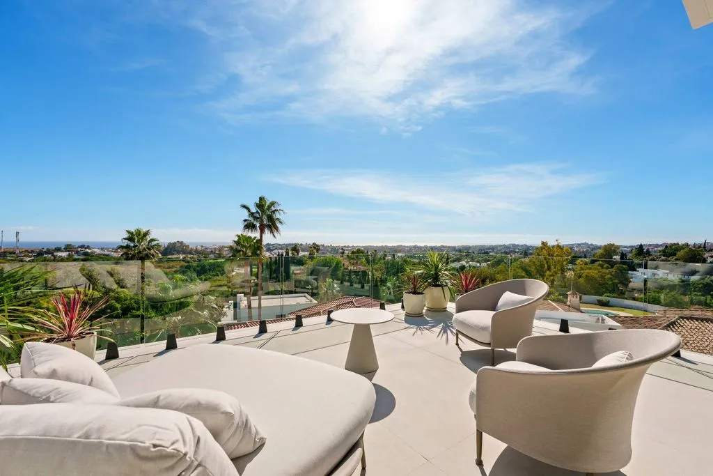 Terrass - Luxury Villa with Infinity Pool in La Quinta, Marbella