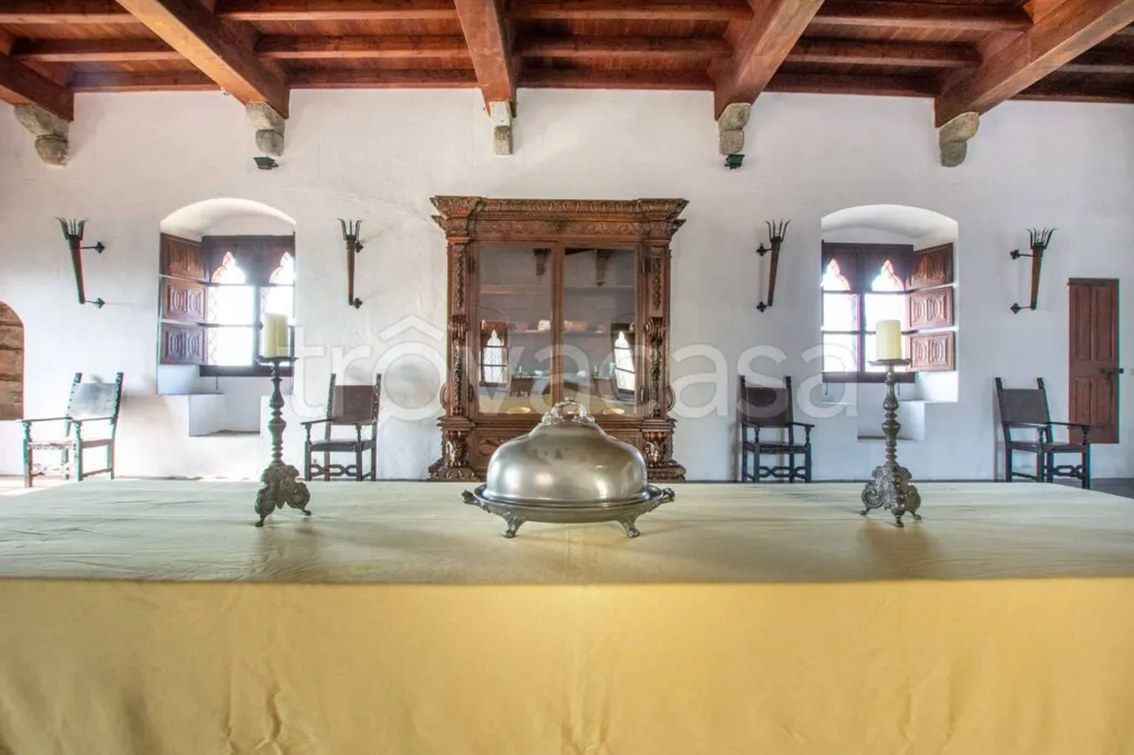Söögituba - Panoramic Castle with Garden in Montalto Dora