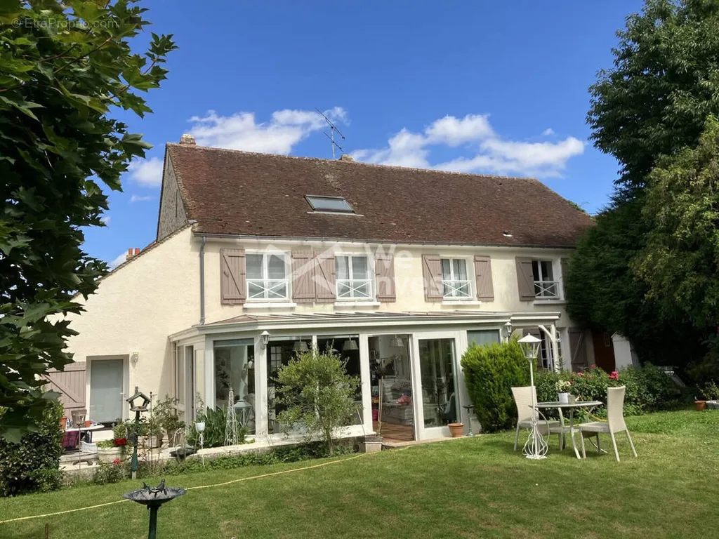 Välivaade - Family House with Garden in Boissy-le-Châtel