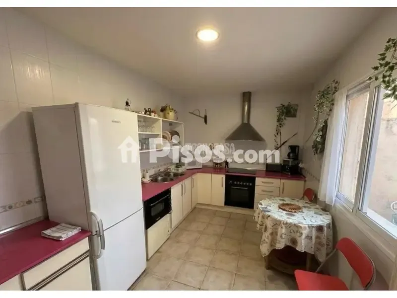 Kitchen - Twin-Storey House with Private Garage in Mengíbar
