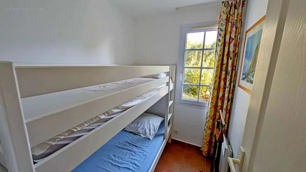 Chambres - Appartement en Rez-de-Jardin avec Jardin à Saint-Raphaël