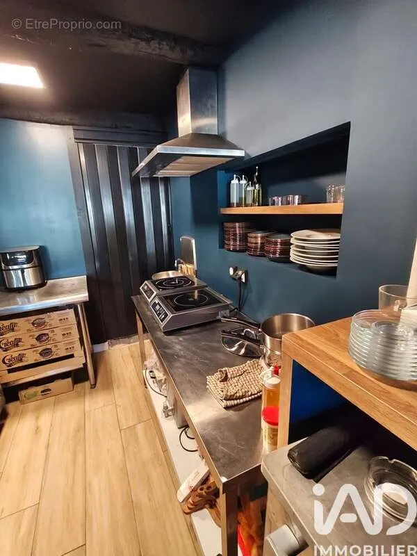 Cucina - Renovated Commercial Space in Vence