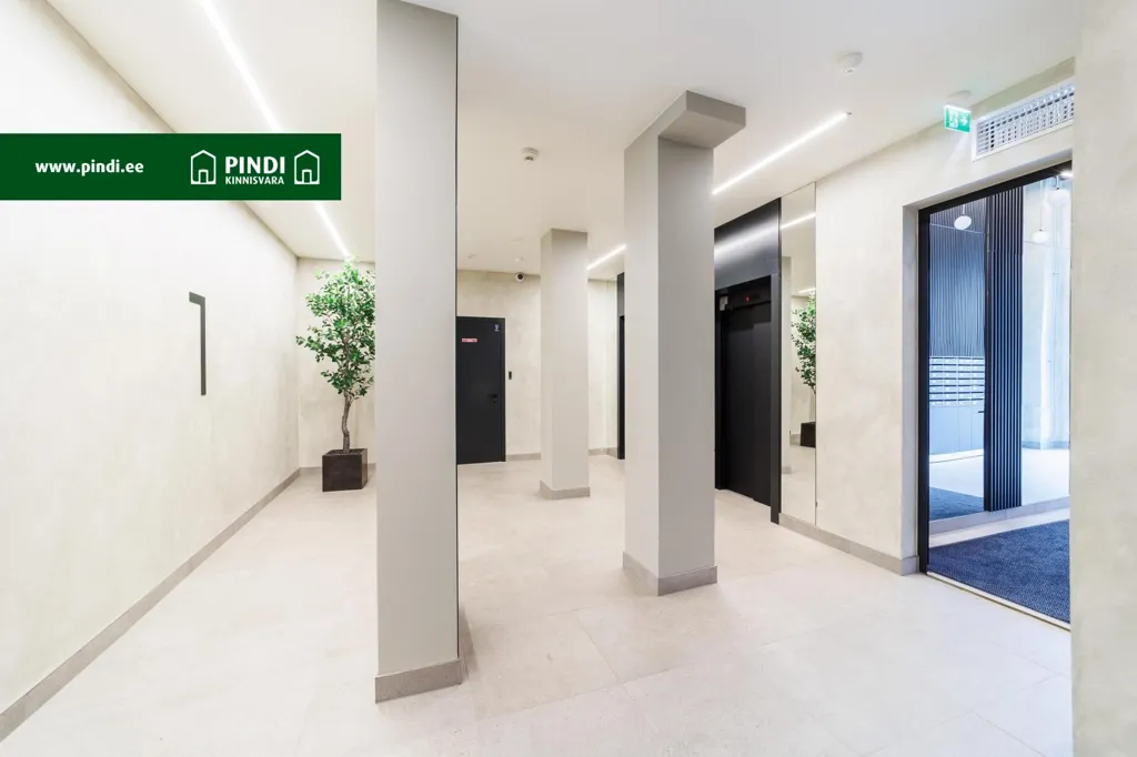 hallway_entrance