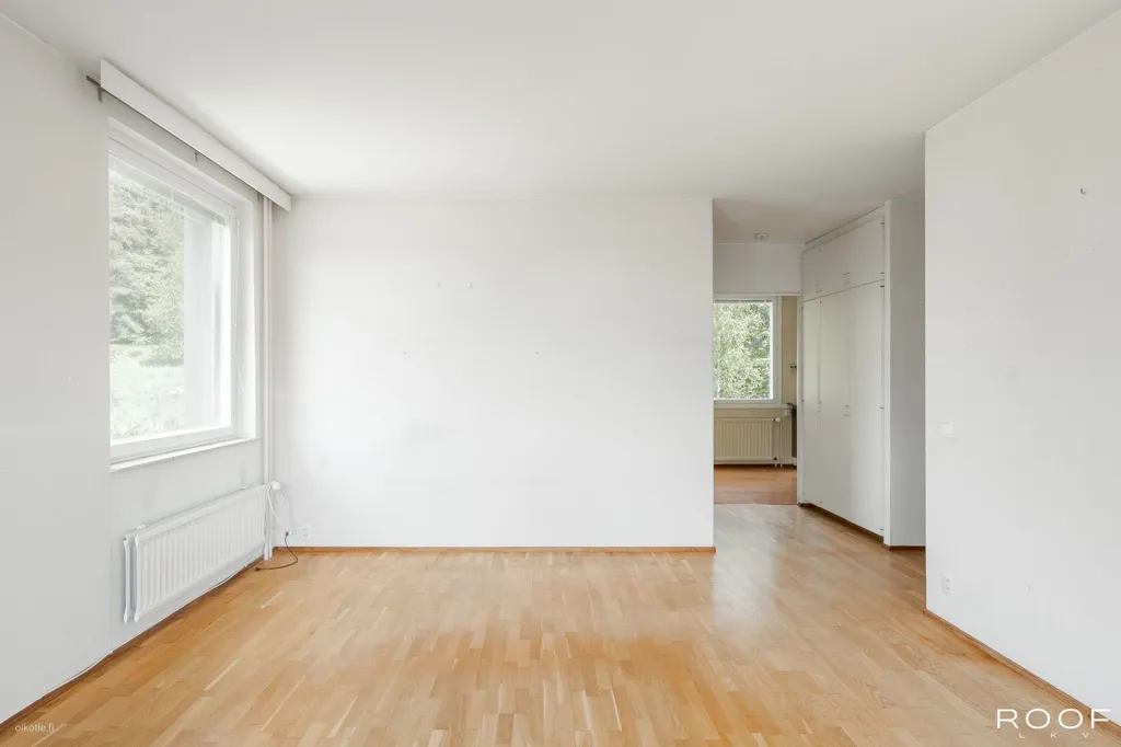 Toad - Bright Apartment with Balcony in Salo