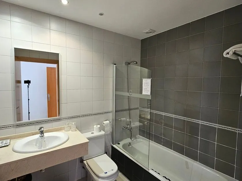 Bathrooms - Hotel with Bar-Restaurant near Corella Centre