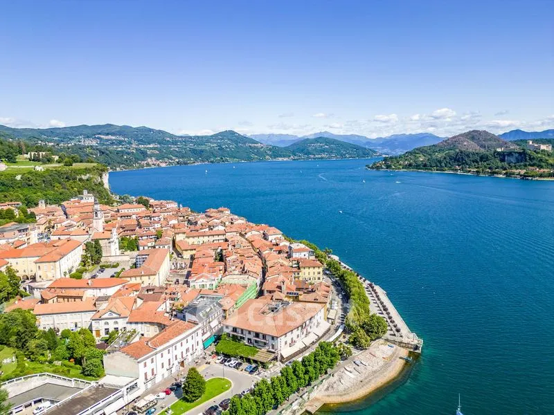 Rented 3-Bedroom Flat with Balcony in Arona