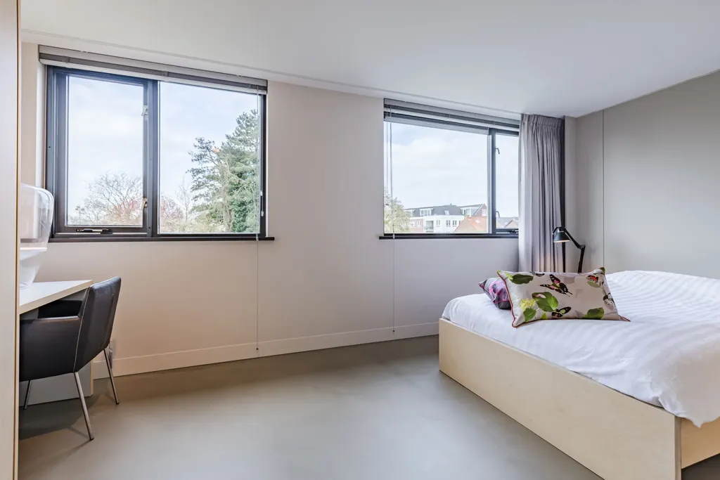 Chambres - Modern Tussenwoning with Water View in IJssel