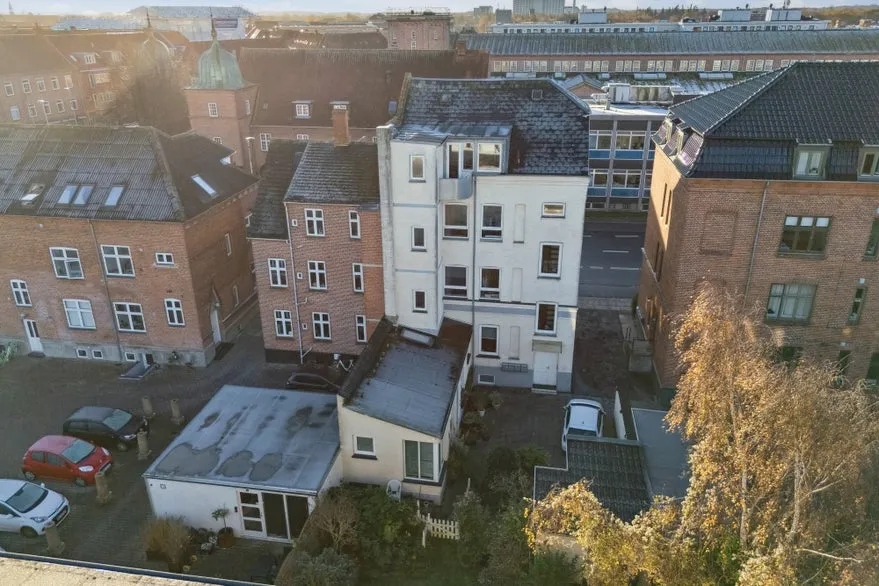 Õhuvaade - Four-Unit Apartment Block with Terrace in Odense C